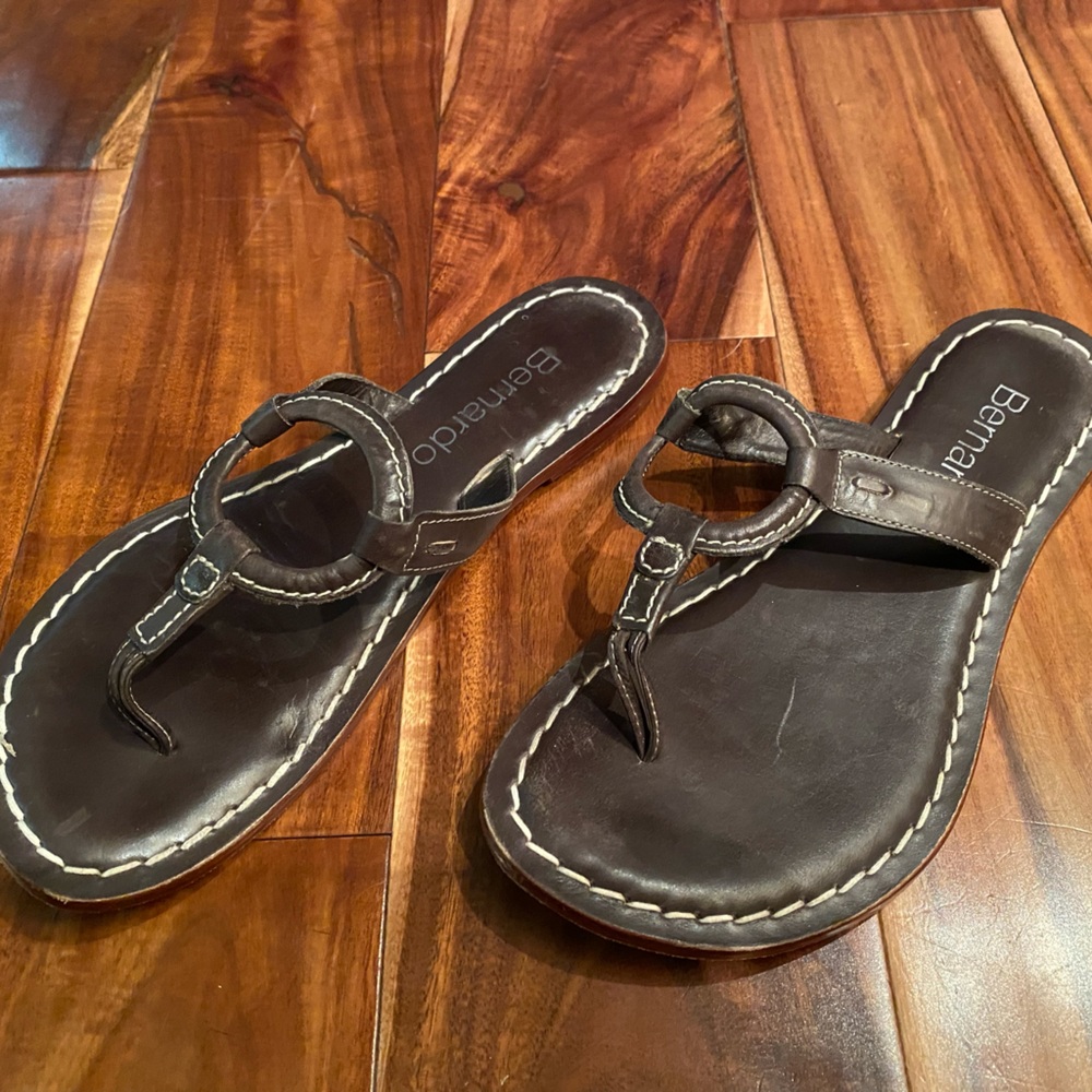 Bernardo flip flops.